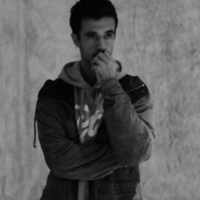 French fashion student, attracted by garments, art, photography and any other forms of creation.