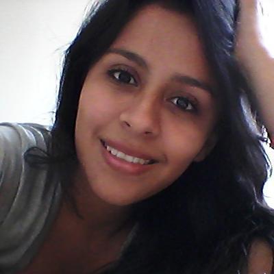 Estudio Medicina Veterinaria, me encanta compartir con mi familia, amo  la música, estar con mis amigos y conocer lugares diferentes cuando se puede.
