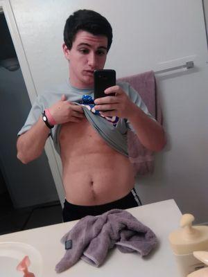 17 years old, loves sports and Arizona