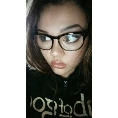 SteadLucyA's profile picture. i like music n stuff