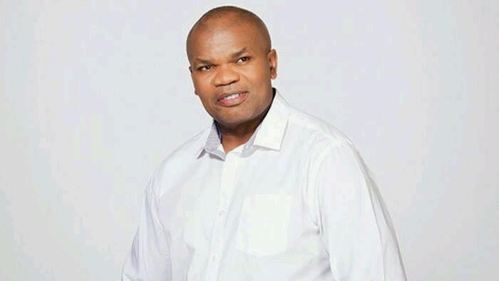 SOUNDS AND STUFF LIKE DAT. 9am~12pmSundays DIS IS NOT MR NKOSI THE TWITTER IS TO HONOUR HIM get mr Nkosi WilsonB@metrofm.co.za