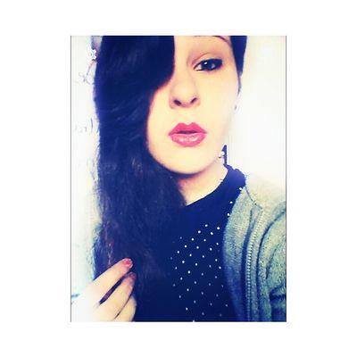 Bibi_Roodri's profile picture. Jovenes sin aspiracion a nada sin fututo sin salida, colocados, quien se salva. Distante con todo, constante con nada, pero primo, amor pa mis amigos