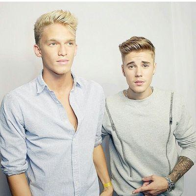 Cody Simpson and Justin Bieber  are young people who love me every day with her ​​voice and beauty, these two are my idols and I love them.