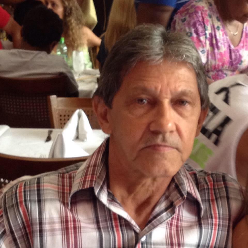 Brasileiro e pai de família.