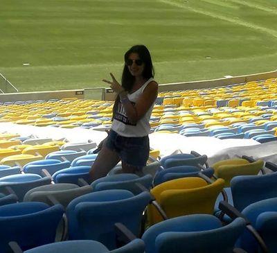 Diseñadora gráfica- Modelo de celina staff model- Diosa desde que nací, según papá!! ♥