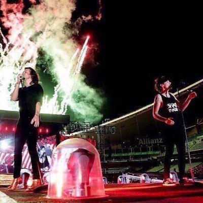 Harry loves Lou. and Lou Loves Harry. The End! Girls!❤️❤️
