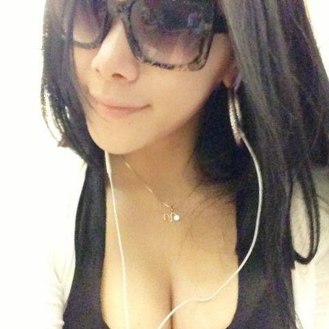 [18+]  ♥♥ Follow me pls:)  ♥♥ And yes, if you really want I'll show you my tits :)