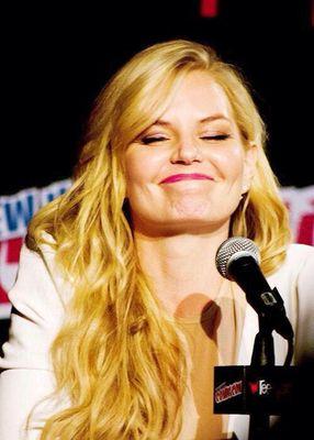 BrokenLostSwan's profile picture. It still doesn't change the fact that I was alone for most of my life. [[#Gremma|#SwanQueen|#OUAT|#Single]]