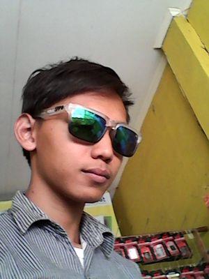 rhiestwilliamz's profile picture. 