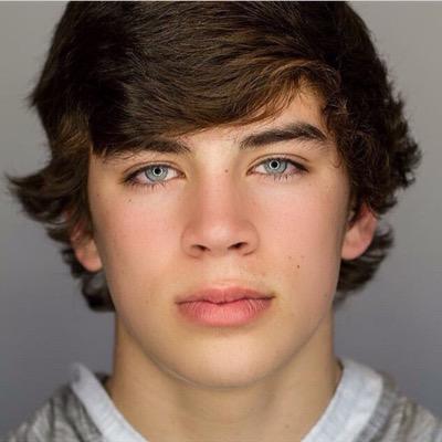 Hayes is freaking life❤️