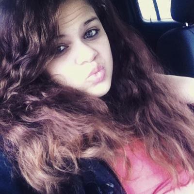 A Wise Gurl Kisses But Dosent LOVE, listens But Doesnt Believe, And Leaves Befor she is left