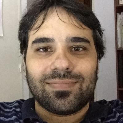 Software developer. El mundo es de los que se animan a perder el equilibrio.