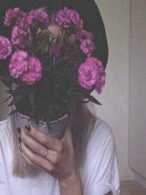 imagefactory4's profile picture. Je tiens ce mond pour ce quil est : un théâtre où chacun doit joue son rôle!!