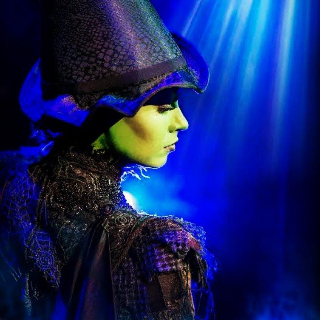 'I don't cause commotions, I /am/ one.' La Bruja Mala del Oeste, o eso me dicen. Beautifully Tragic. For the first time I feel... Wicked. [RP Musical Wicked]
