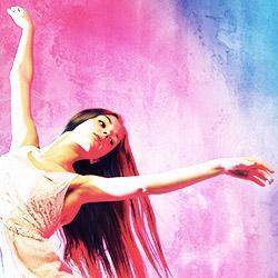 I teach the #Cecchetti method of #classicalballet @ TheBalletSchool in Tampa & tweet the days best #ballet news to followers around the world #Plié #Plié #Plié