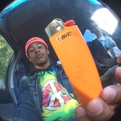 _cvrlyhead_'s profile picture. Just GROOVINNN out on life !! ✌️ grooovin till i die..