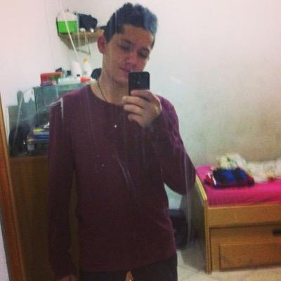 Somente um sofredor pra entender um sofredor, por isso eu busco a paz nem que ela venha pela dor...