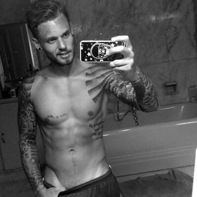 Twitter Officiel Steven des Anges 7 Contact Pro/Booking : Steven Bachelard (facebook) Modèle Photo | DJ Electro/house instagram : Steven_Ange7 snap StevenQVEMF3