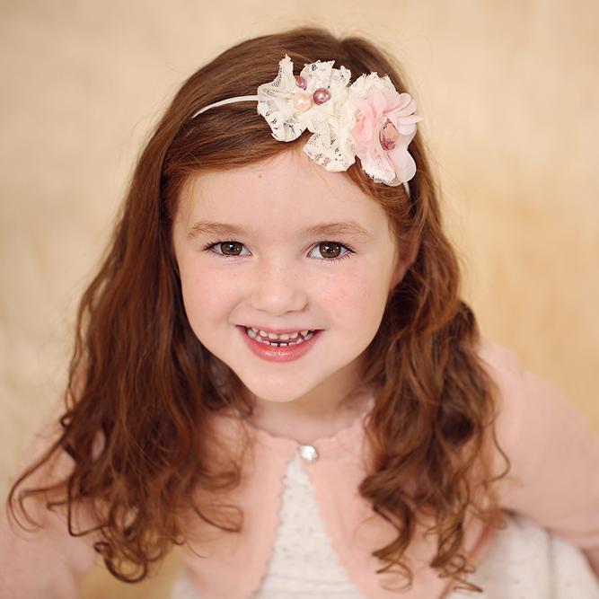Twin to @iscuterthanyou My Momma is @RavenConner Baby sister to @TheCowgirlSyda