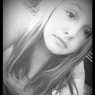 ⠀⠀⠀⠀⠀♡~ Oh, what a waste of a ⠀⠀⠀⠀⠀⠀⠀perfectly good clean wrist ~♡ ⠀⠀⠀⠀⠀⠀ ⠀ ☠ ~ Pierce the veil ~ ☠