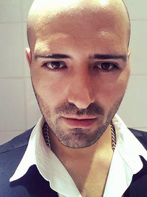 Soy Chef de profesión, pero de oficio me desempeño en ventas, me gustan los animales también la naturaleza y los detalles de la vida. me gusta vivir y sonreír..