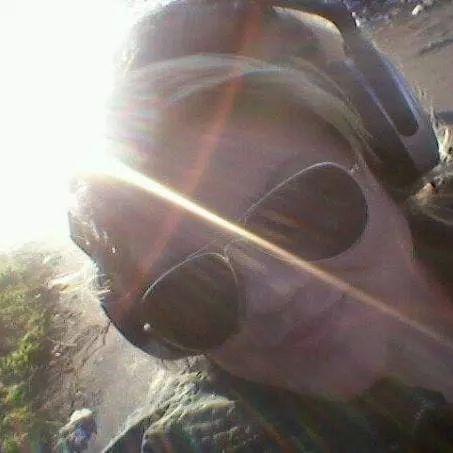 Cuando te deje,
 te dije que por un par de años mas te amaría, 
 por que aunque no quiera estoy pensando como pude alejarme de vos. 
 Pero se que te olvidare, ♫