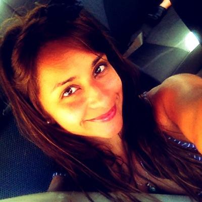 Cantante profesional , Nací cantando, mi voz un vehículo... no más otras...

¡Ahora soy Yo!