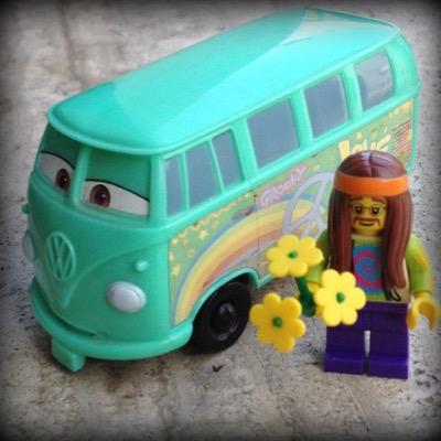 voglio girare il mondo su un furgoncino hippie seguendo la filosofia dei Peanuts :) I'm a dreamer and I never grow up! #telefilmaddicted Instagram: silvia783