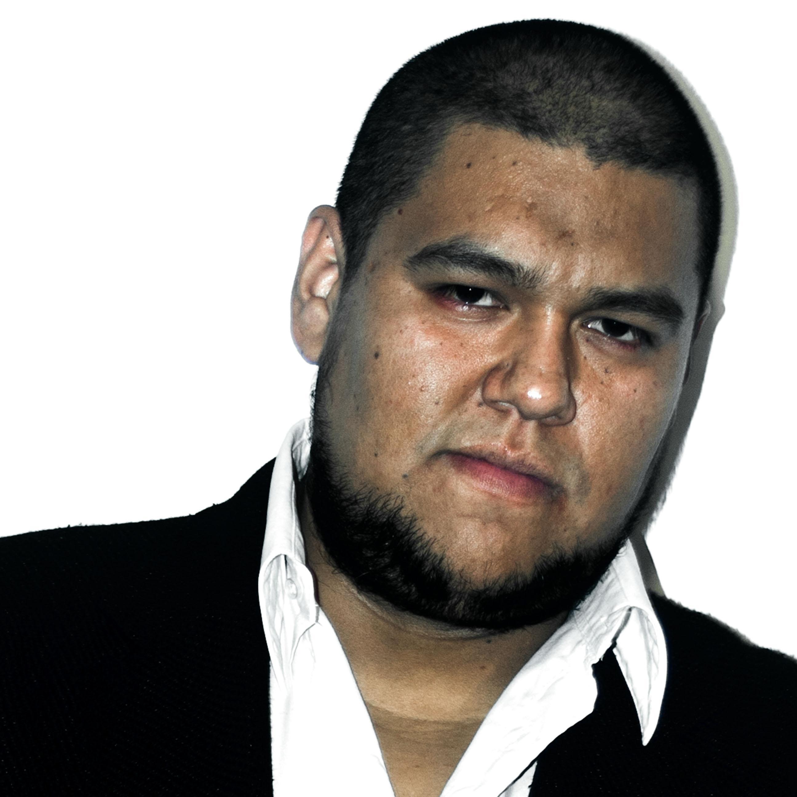 Nacido en Villahermosa Tab. Mi pasion es la Actuacion, mi vida el escenario, y mi amante la producción. Si me gano la confianza de mi gente, nunca la traiciono!