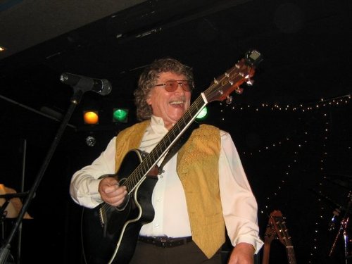 rustydouch's profile picture. Entertainer/Singer/Songwriter/Compere.