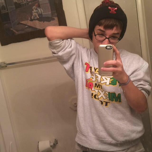 PapiJr16's profile picture. 