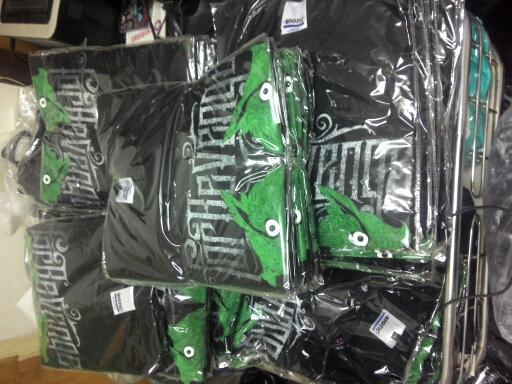 melayani kebutuhan jait kaos, kemeja, jaket dll dan sablon! cepat dan rapih WA 081214254858 / pin 53A053A3