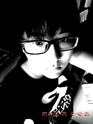 Follow me and I will follow you.Maybe I can't follow you back soon,cause I am busy.I am a senior high school student in China,but also a young comic writer.