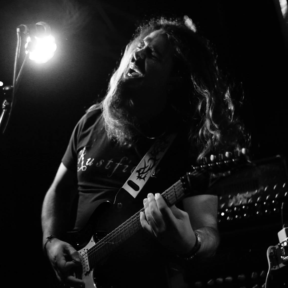 DavideRonfetto's profile picture. 𝙿𝚛𝚘𝚐𝚛𝚎𝚜𝚜𝚒𝚟𝚎 𝚛𝚘𝚌𝚔 𝚜𝚘𝚕𝚘 𝚊𝚛𝚝𝚒𝚜𝚝, 𝚙𝚛𝚘𝚏𝚎𝚜𝚜𝚒𝚘𝚗𝚊𝚕 𝚖𝚞𝚜𝚒𝚌𝚒𝚊𝚗. 𝚂𝚝𝚊𝚢 𝚝𝚞𝚗𝚎𝚍 𝚏𝚘𝚛 𝚖𝚢 𝚞𝚙𝚌𝚘𝚖𝚒𝚗𝚐 𝚊𝚕𝚋𝚞𝚖.