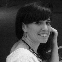 Licenciada en cc. de la información. Vinculada al #marketing online. Postgrado en #communitymanager. 
Me divierto con mi blog http://t.co/iLMxfCQE8s