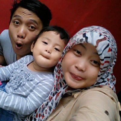 love aqila n papah (♥•*⌣*•♥)