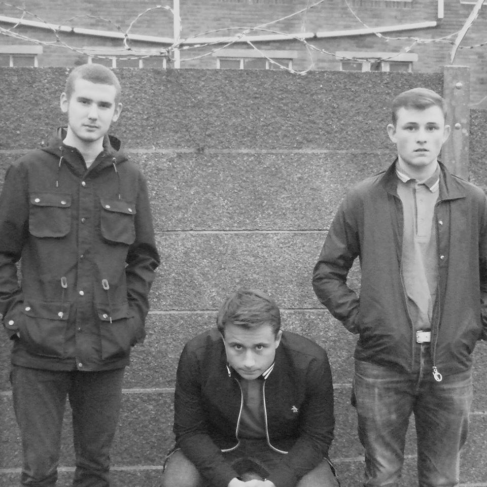 Birmingham based Alternative rock band. YouTube/Facebook/SoundCloud - Screaming Quays. For enquiries please contact us at: screamingquays@hotmail.co.uk