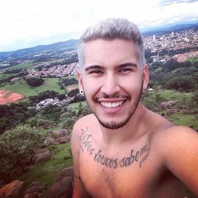 22, Libriano. Brazil. Music, Books, Movies.