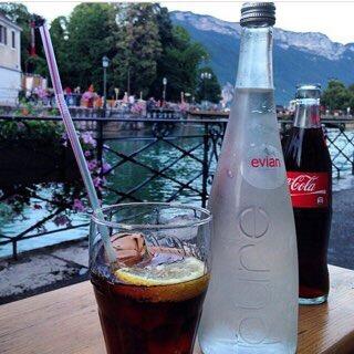 ‏تروق ﻟيَ عقدة حاجبيگ عندما تغاار ~♥