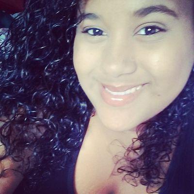 lutadora, acadêmica em administração.