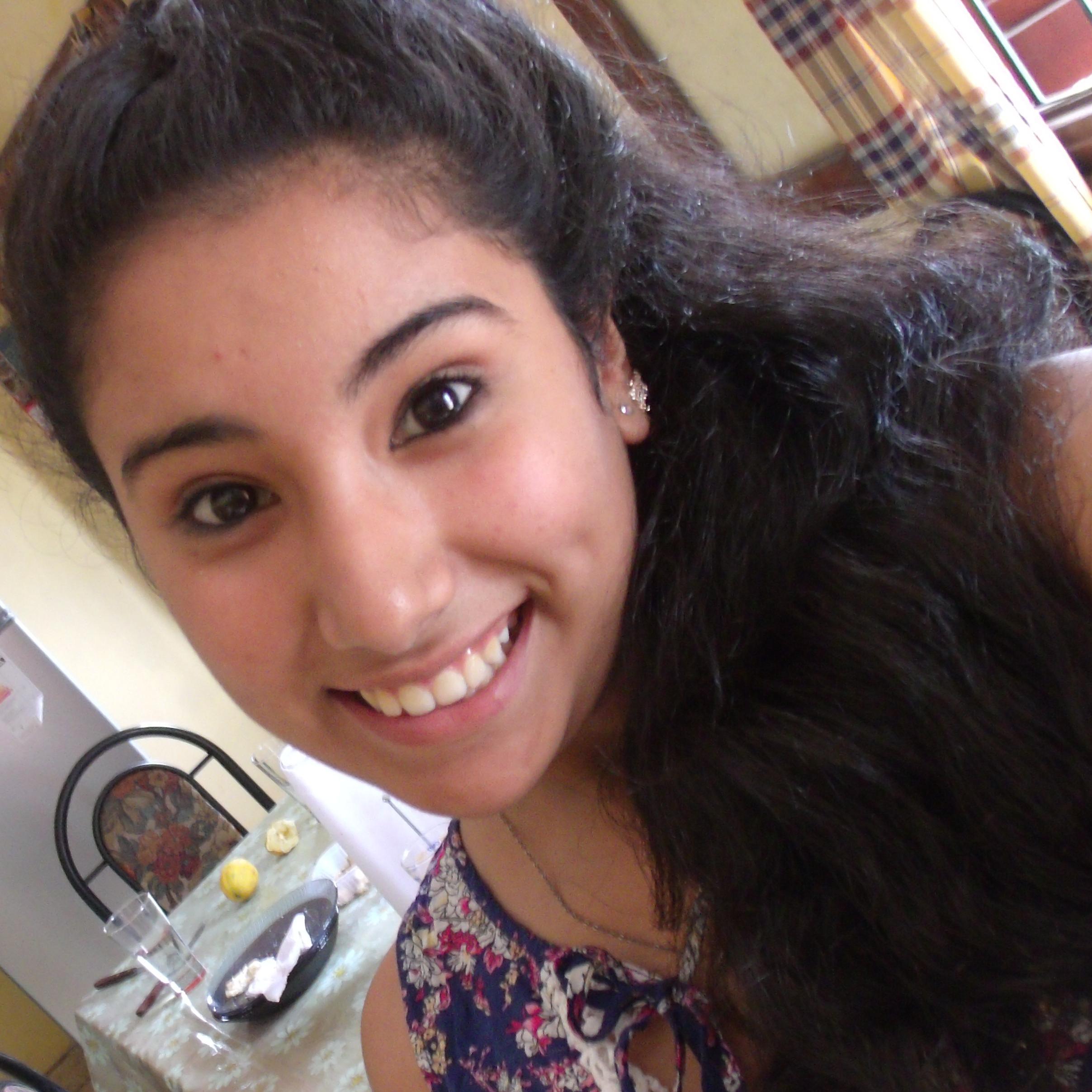 deja de preocuparte por lo que te hace llorar y empieza a valorar aquello que te hace sonreír.. // ♥ Amor ♥ //