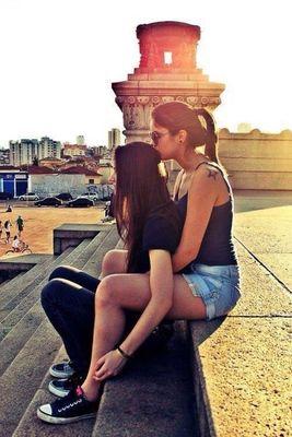 Mulher -19 anos - Lésbica - Gaúcha. Whats so pedir na DM (só pra meninas).