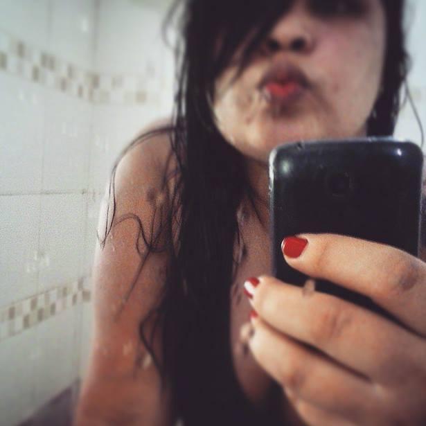 Tô fugindo de tudo que apaga meu sorriso.