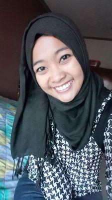TK Sandhy Putra | SDN Rancabentang 1 | SMPN 9 BDG | SMAN 1 BDG | Teknologi Industri Pangan 2008  UNPAD | Medion Ardhika Bhakti