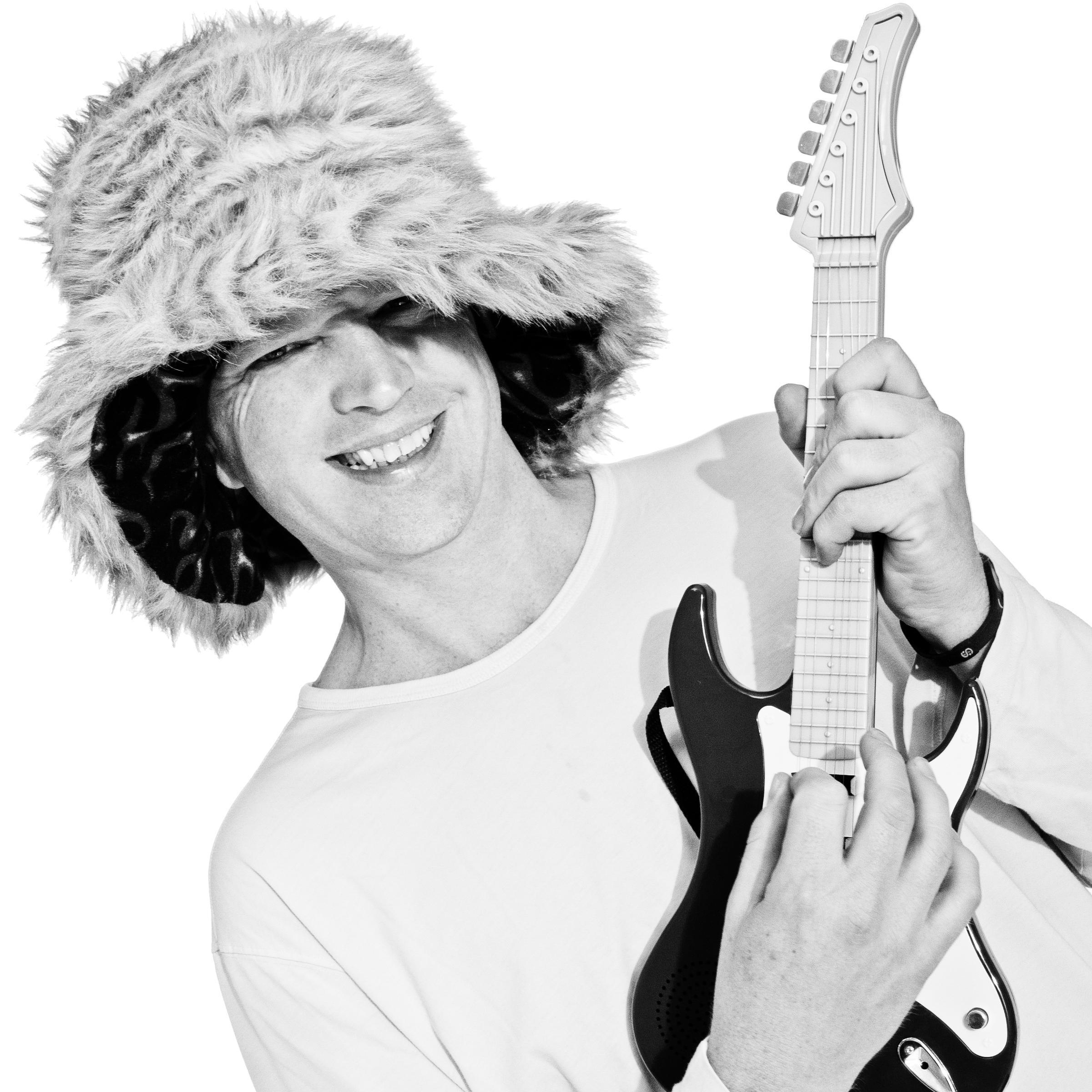 hecsaba's profile picture. HUMAN TOWER DEFENDER, ytic.hu, notebook-alkatresz.hu, http://t.co/b9meMy51GS, sma.hu,