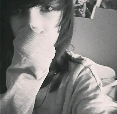 emo trash who cries over pictures of band members and ships Phan