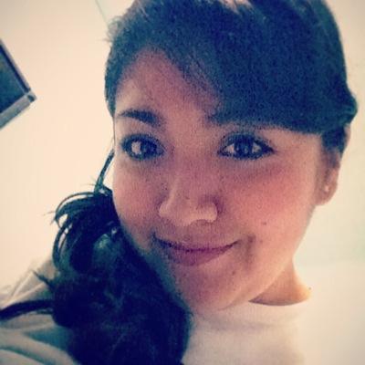 Diseñadora Gráfica! Cine, música, conciertos, fotografía, natación, leer, amigos, familia y los pequeños detalles son los que me complementan para ser feliz :D