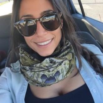 soñadora, sincera, directa, profecional y profecionista, cualquiera puede ser mi amigo si sabe ser amigo.