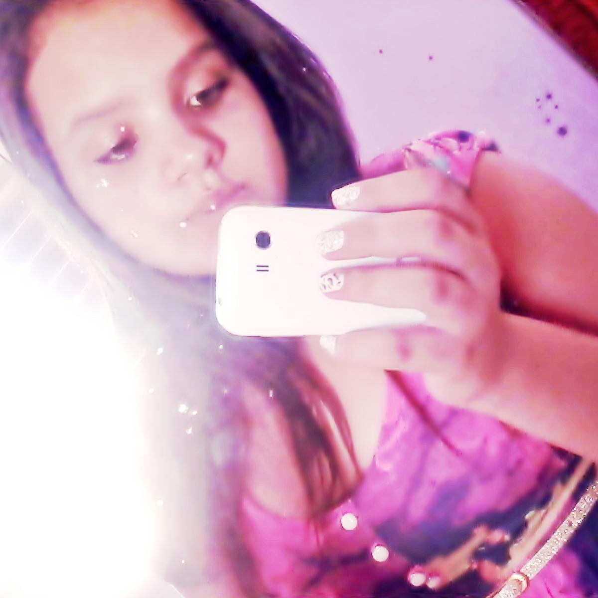 Quer saber quem sou ? Então  #follow ;P