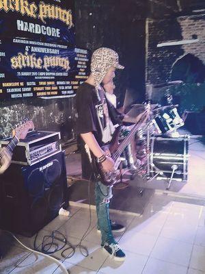Bassis Makinglove HARDCORE